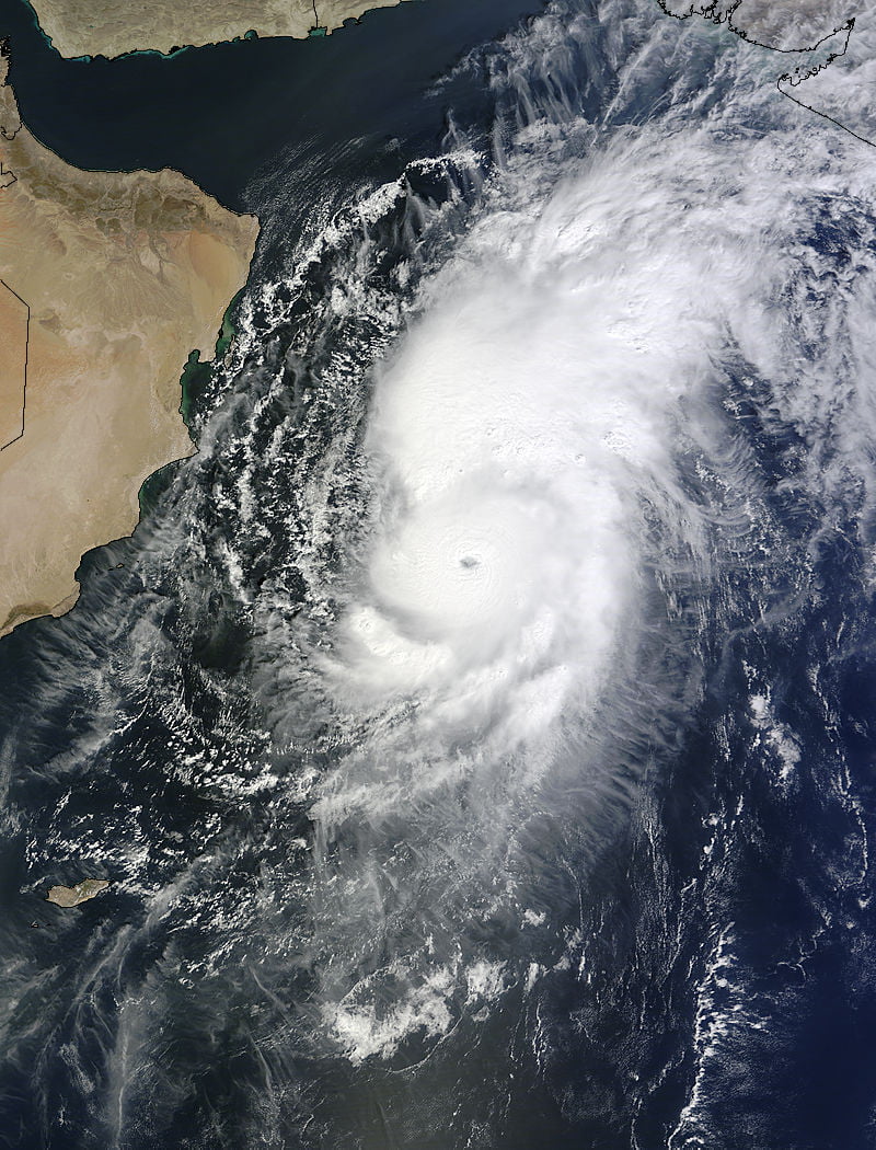 NASA Gets a Stare from Cyclone Nilofar’s 14 Mile-Wide Eye