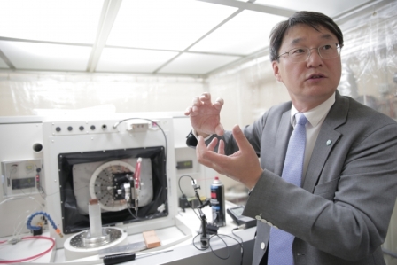 Advanced nano-cutter boosts emerging materials research at UW–Madison