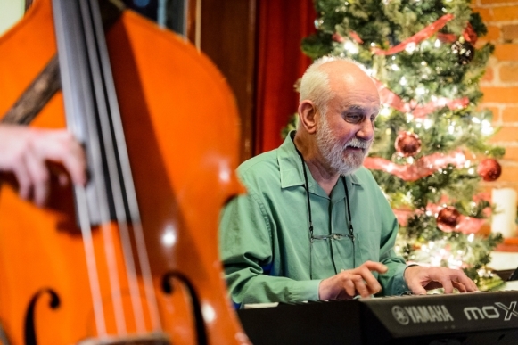 Fred Blattner: genetics pioneer, entrepreneurial success, and all that jazz