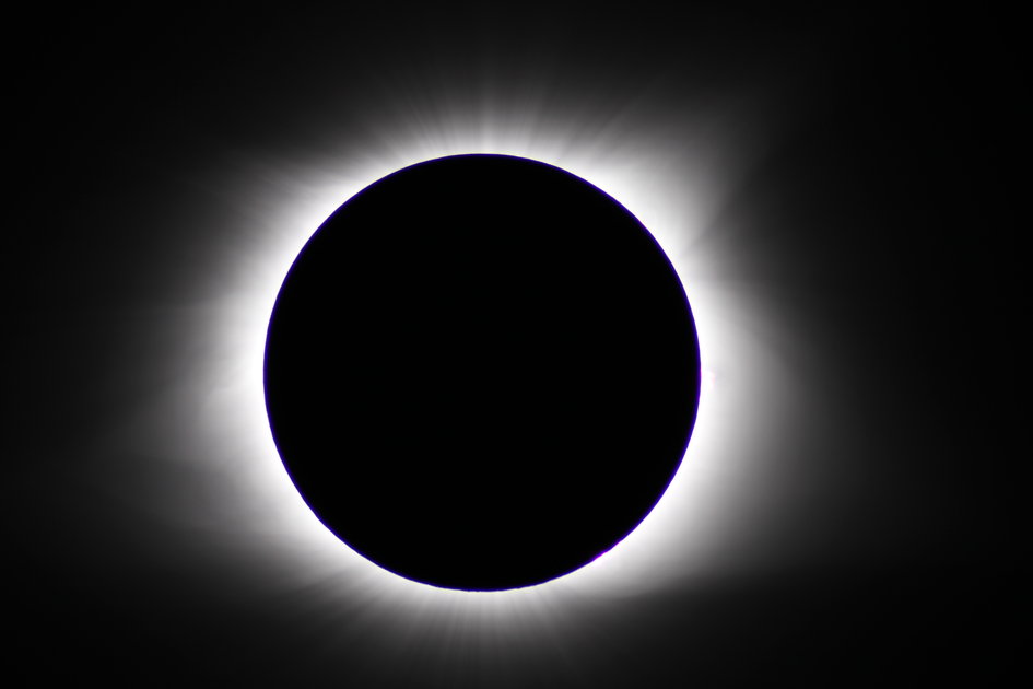Solar spectacular seen from Earth and space 2 Total eclipse fullwidth 1