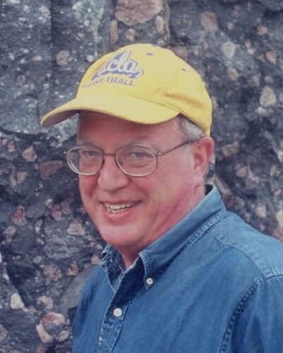 Oldest fossils ever found show life on Earth began before 3.5 billion years ago 4 J. William Schopf photo in field