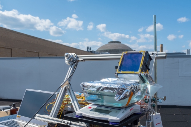 Simple, solar-powered water desalination 2 System achieves new level of efficiency in harnessing sunlight to make fresh potable water from seawater.