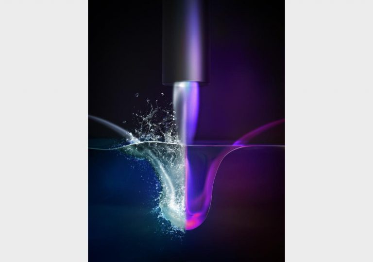 Ionized gas Plasma Jets Stabilize Water to Splash Less​