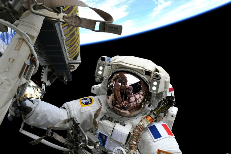 Spacewalk: Astronaut Thomas and the blue marble
