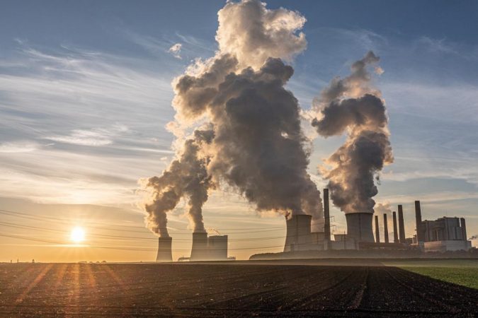 Climate change: Global energy spending changes in a warming world 2 power plant