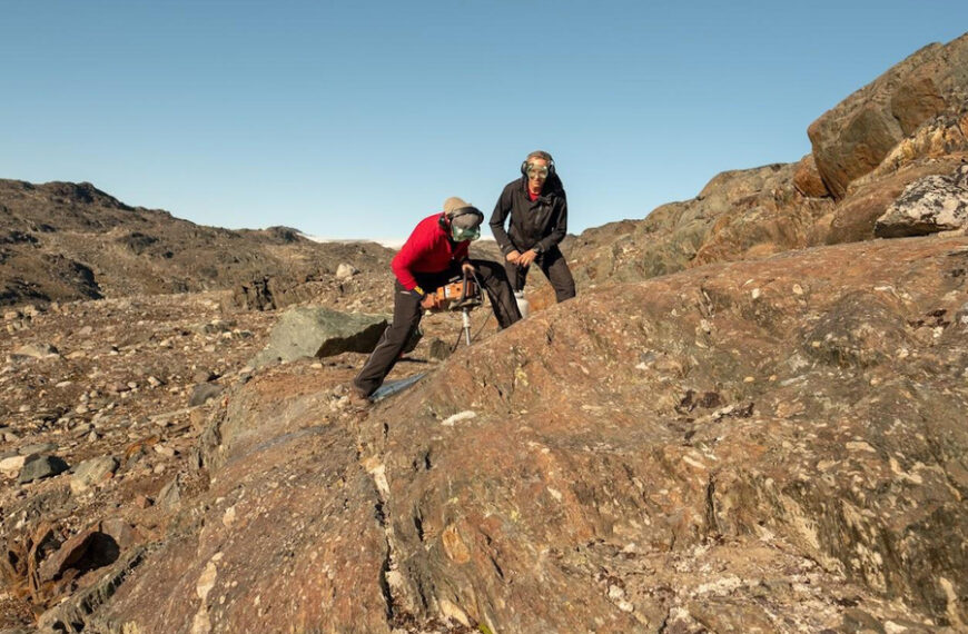 Geologists discover rocks with the oldest evidence yet of Earth’s magnetic field