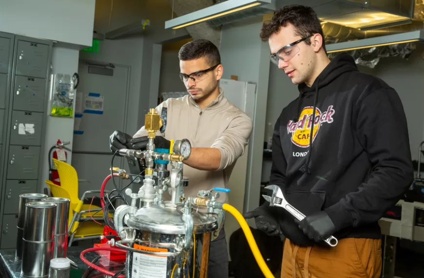 A recipe for zero-emissions fuel: Soda cans, seawater, and caffeine 
