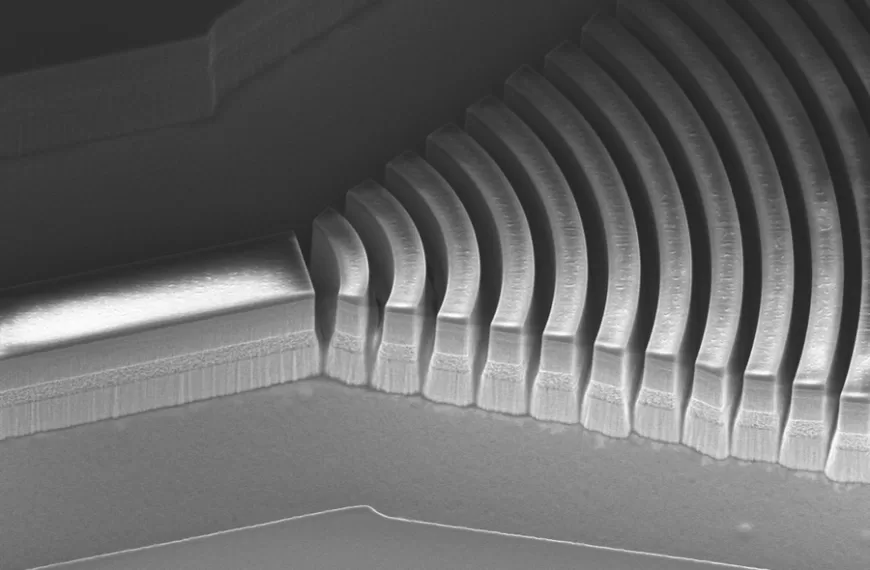 New laser “comb” can enable rapid identification of chemicals with extreme precision