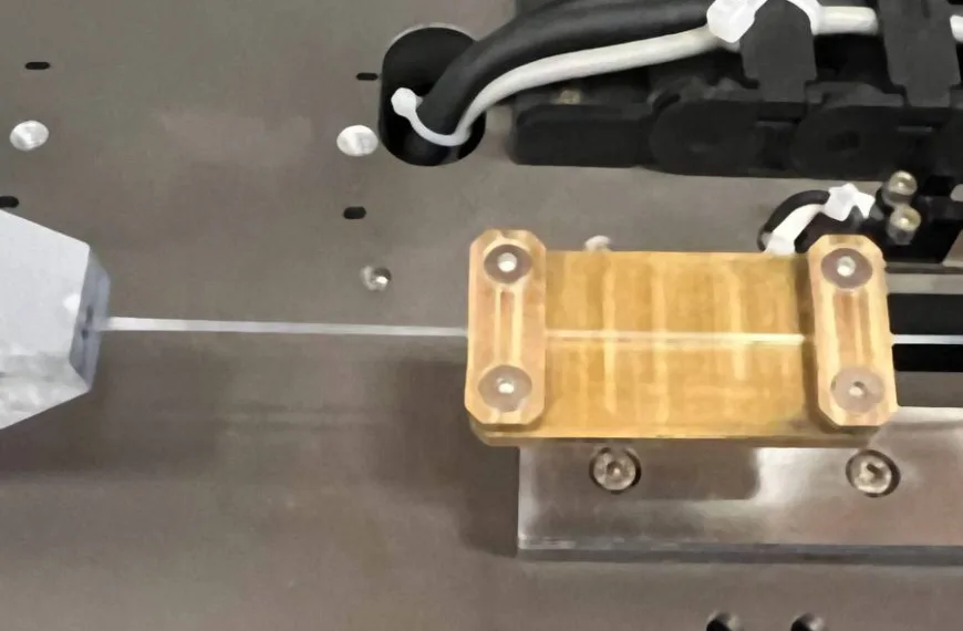 A quick stretch switches this polymer’s capacity to transport heat